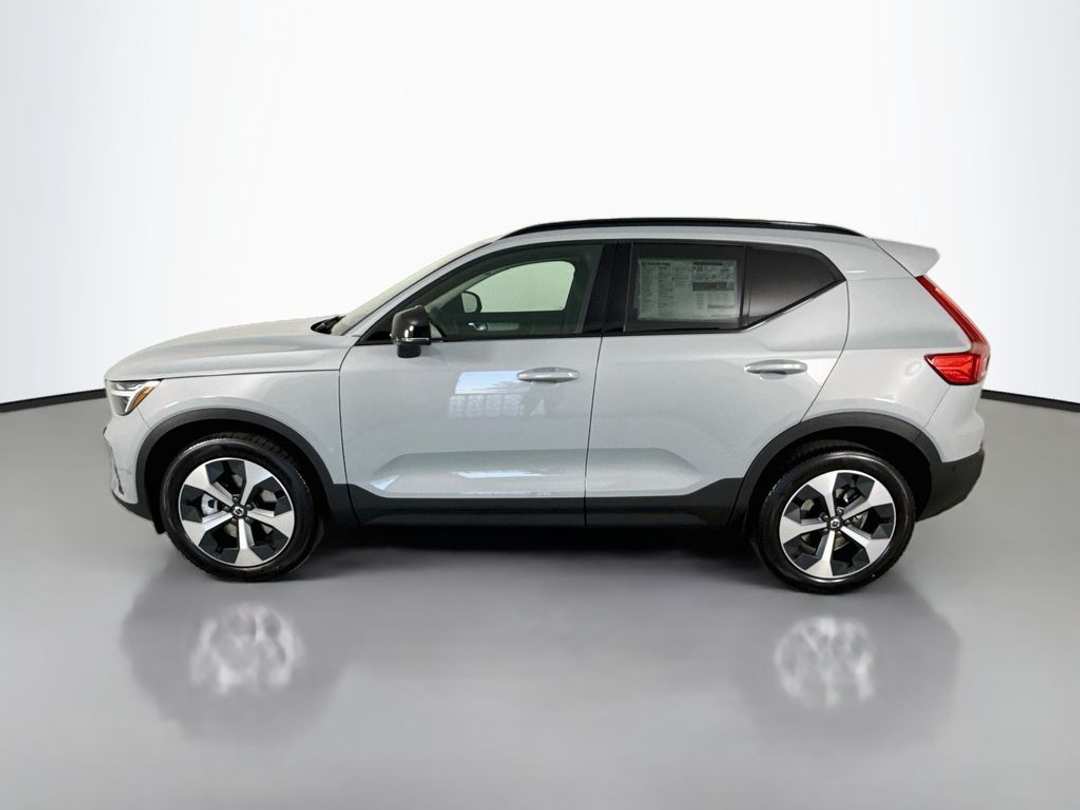 2026 Volvo Xc40 B5 Plus - Image 2