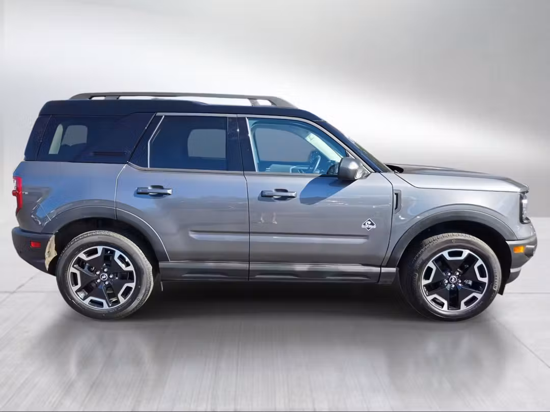 2024 Ford Bronco Sport Outer Banks - Image 2