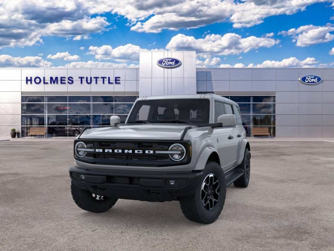 2026 Ford Bronco Outer Banks - Image 2