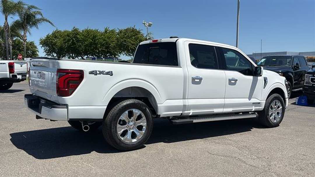 2026 Ford F-150 Platinum - Image 3