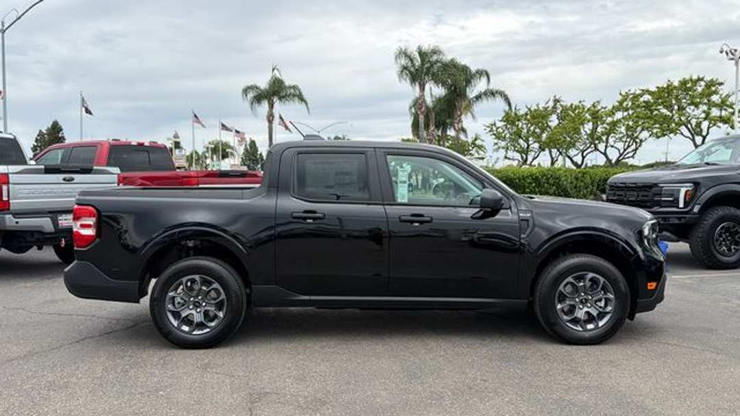 2026 Ford Maverick XLT - Image 2