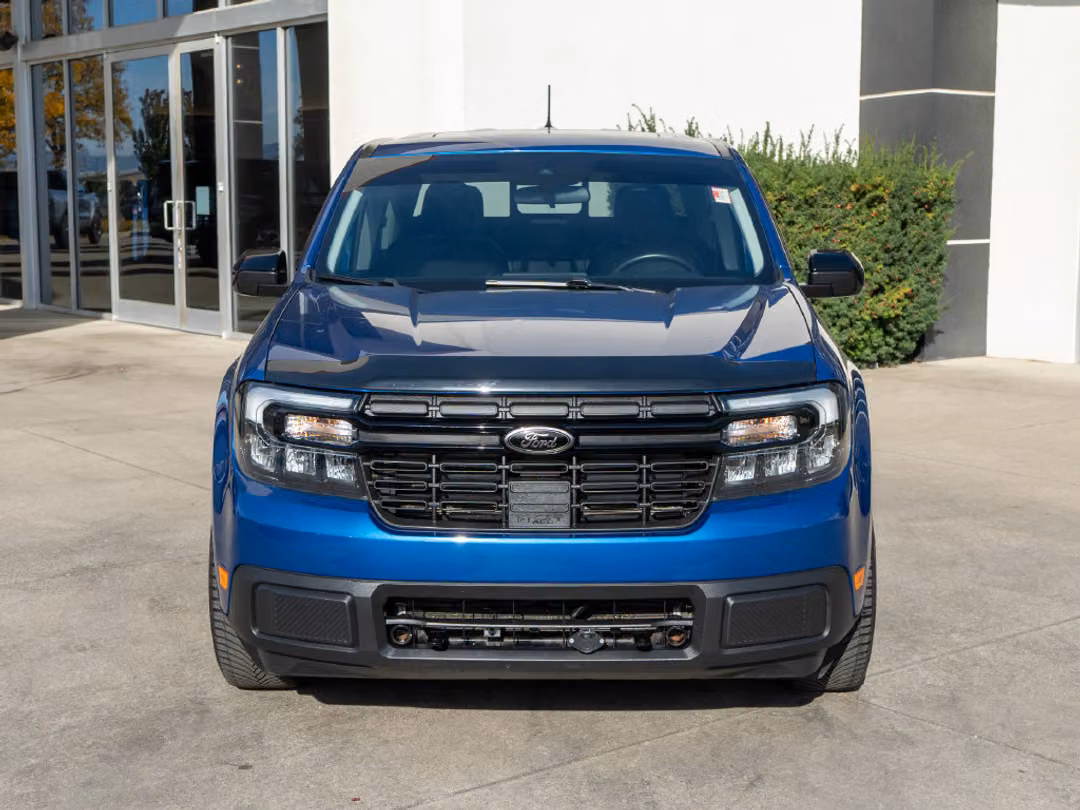 2023 Ford Maverick Lariat - Image 2