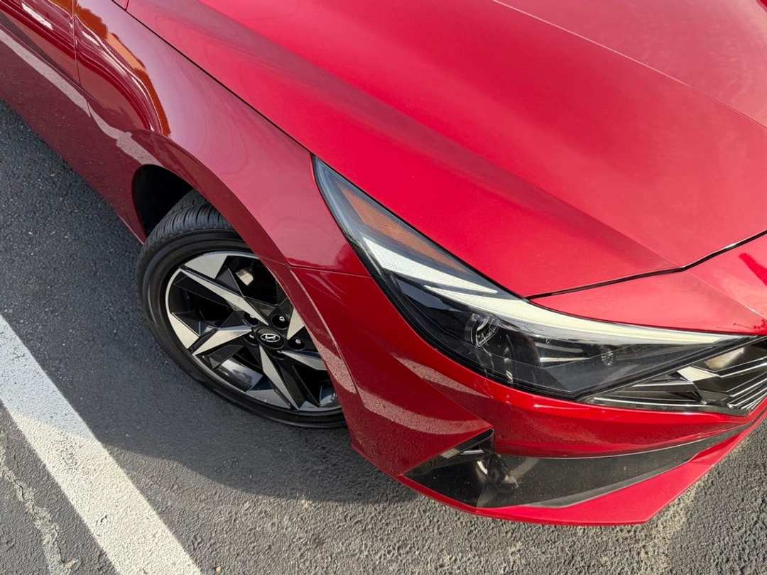 2023 Hyundai Elantra Hybrid Limited - Image 2