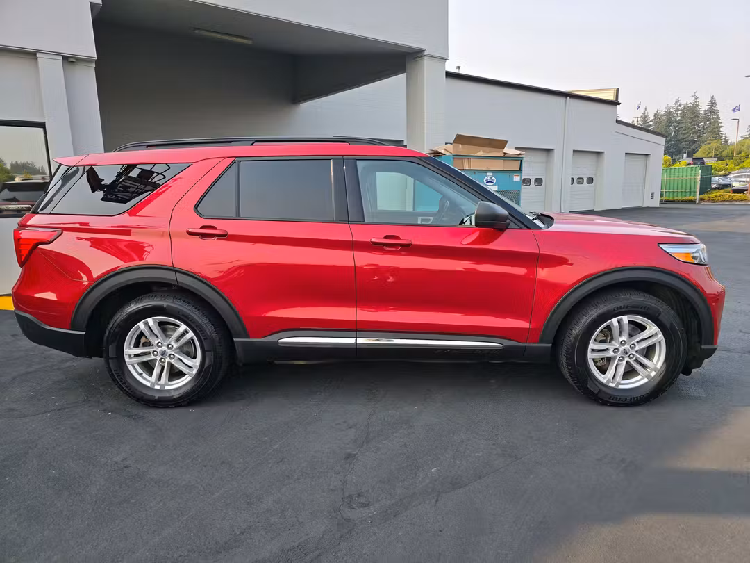 2020 Ford Explorer XLT - Image 3
