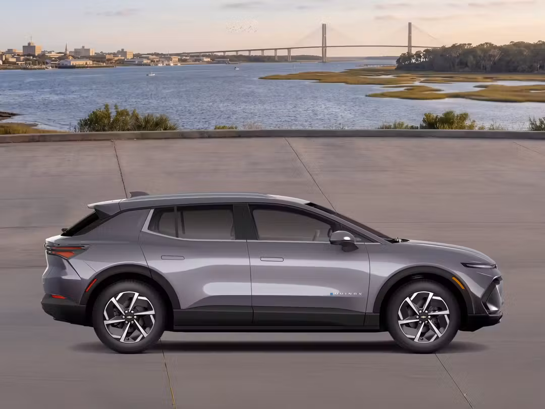 2026 Chevrolet Equinox Ev LT - Image 3