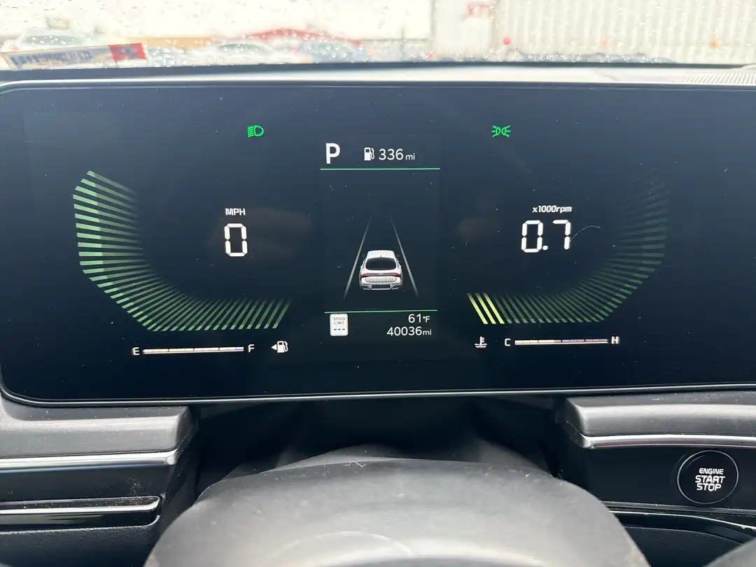 2025 Kia K5 GTLine - Image 2