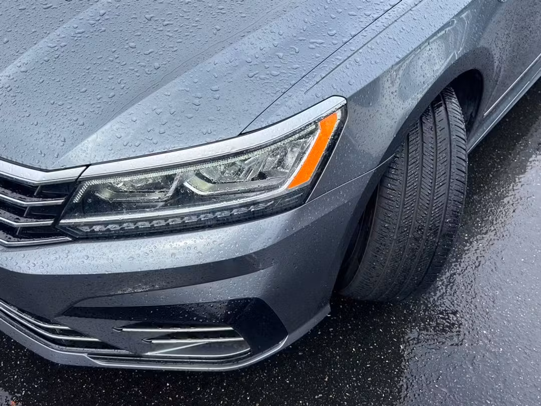 2017 Volkswagen Passat 1.8T RLine - Image 3