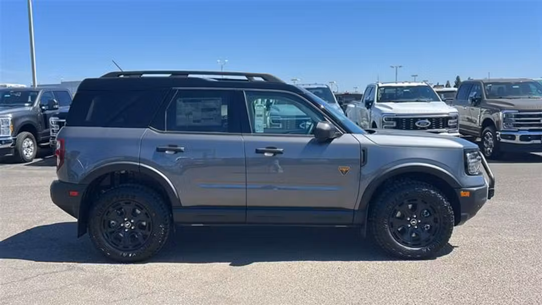 2026 Ford Bronco Sport Badlands - Image 2