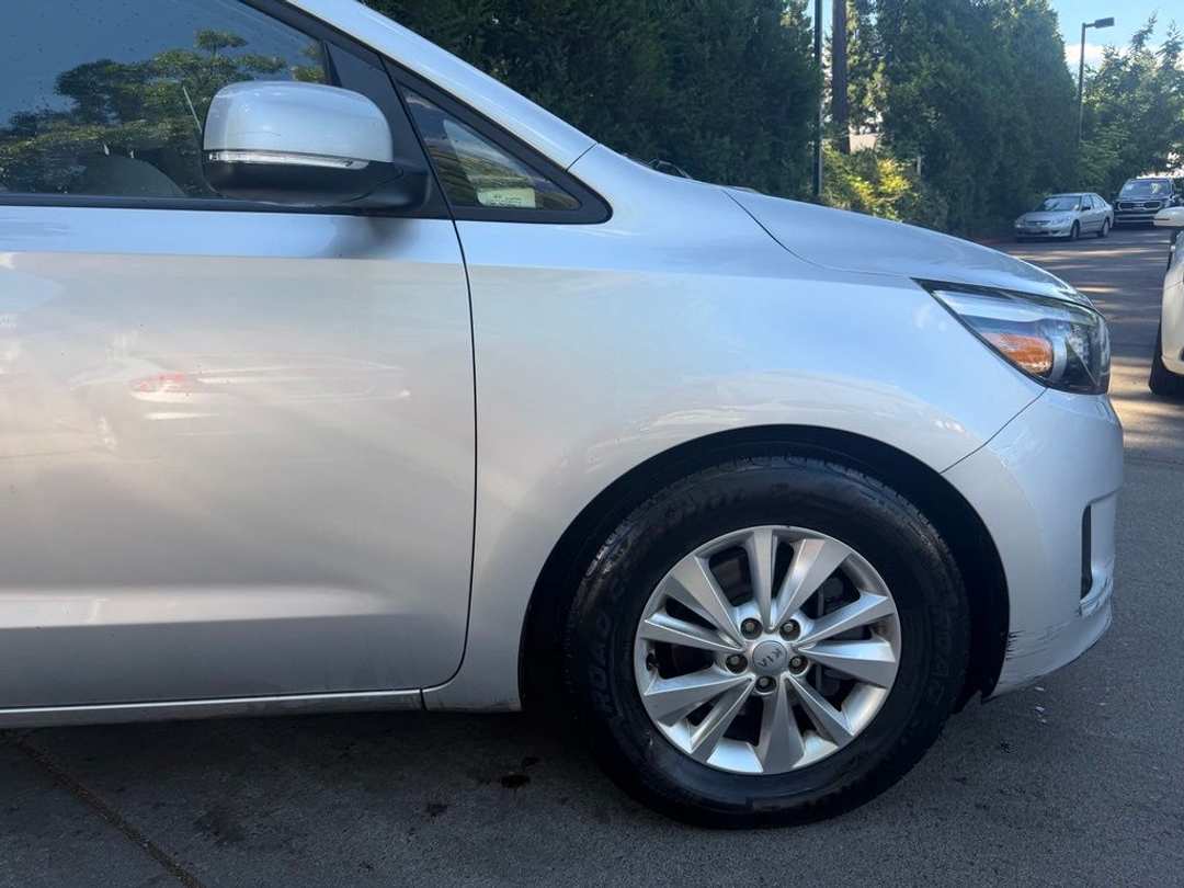 2016 Kia Sedona LX - Image 3