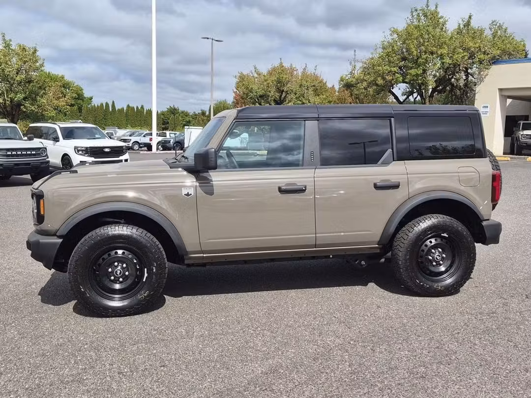 2026 Ford Bronco Big Bend - Image 2