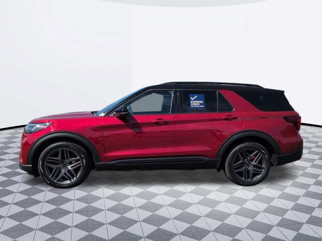 2025 Ford Explorer ST - Image 2