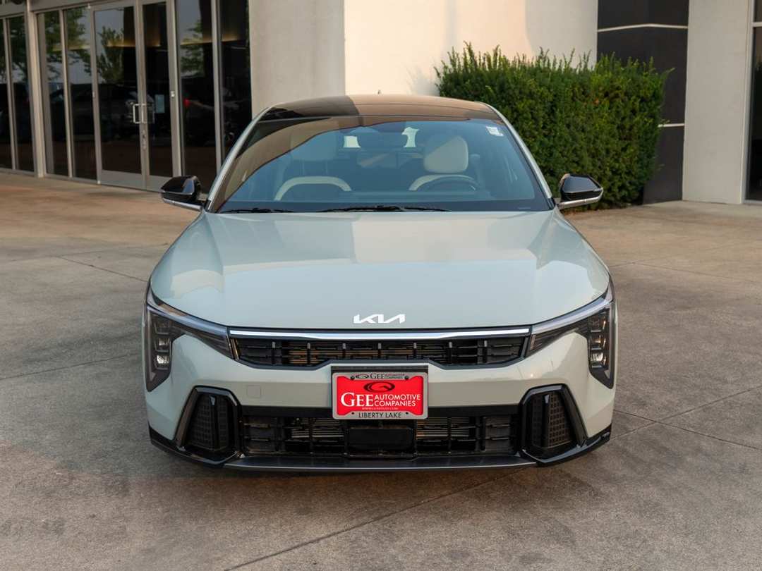 2026 Kia K4 GTLine - Image 2