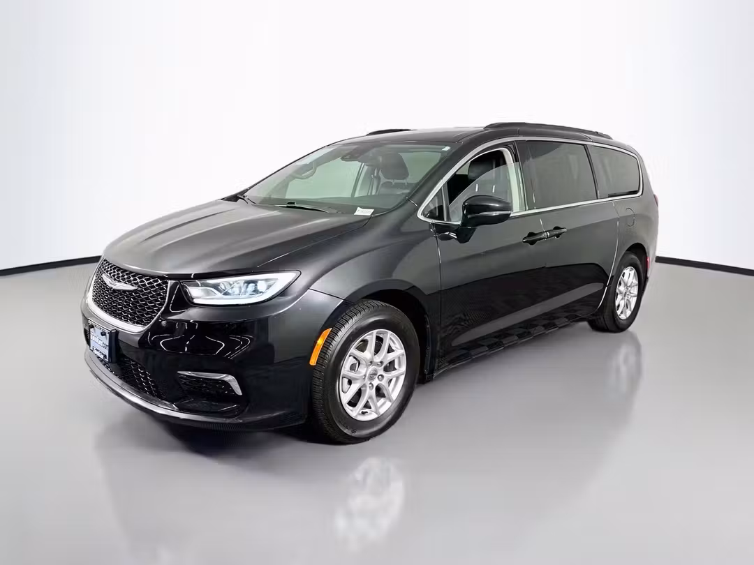 2022 Chrysler Pacifica Touring L - Image 3