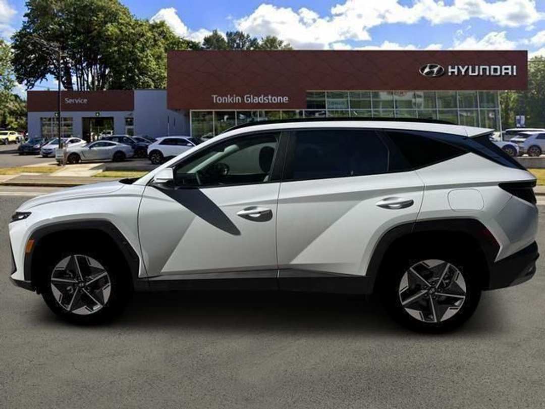 2026 Hyundai Tucson Hybrid SEL Convenience - Image 3