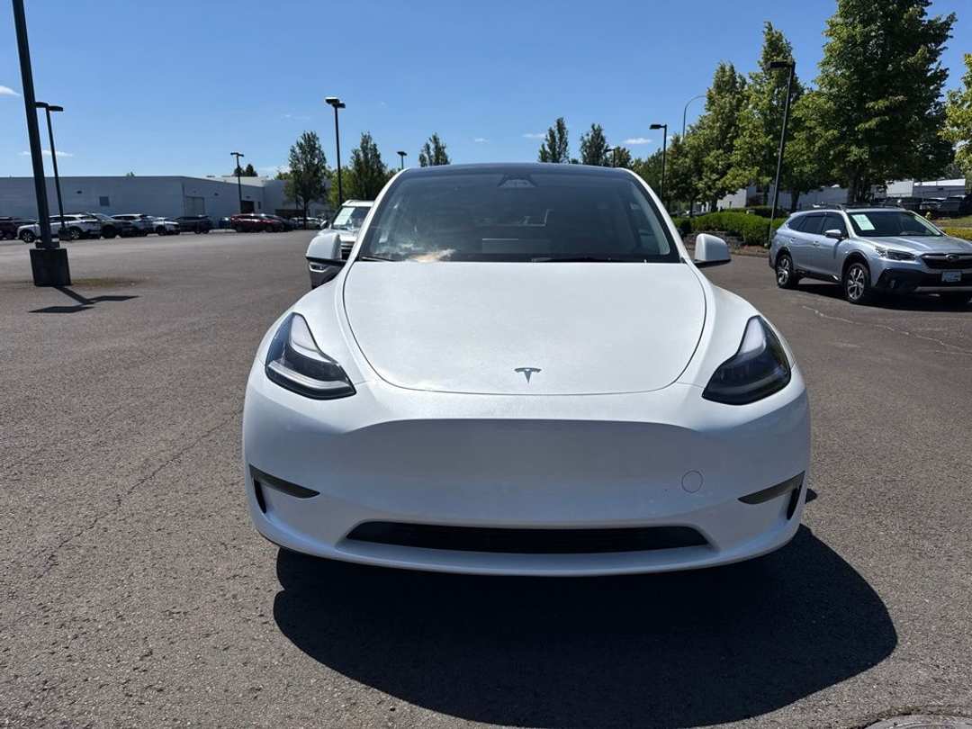 2024 Tesla Model Y Long Range - Image 2
