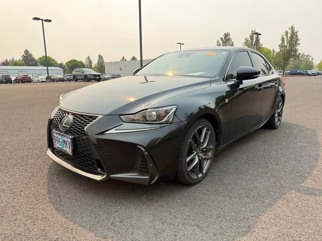 2018 Lexus Is 300 - Image 3