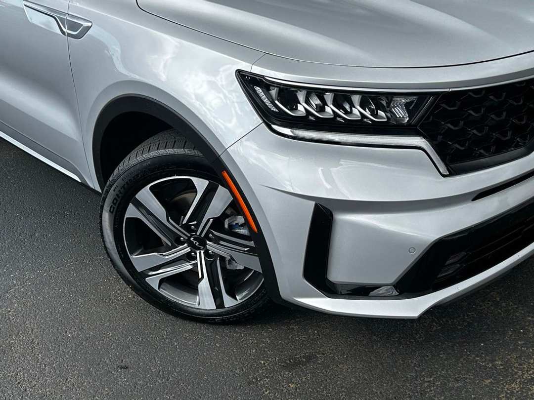 2023 Kia Sorento Hybrid EX - Image 2