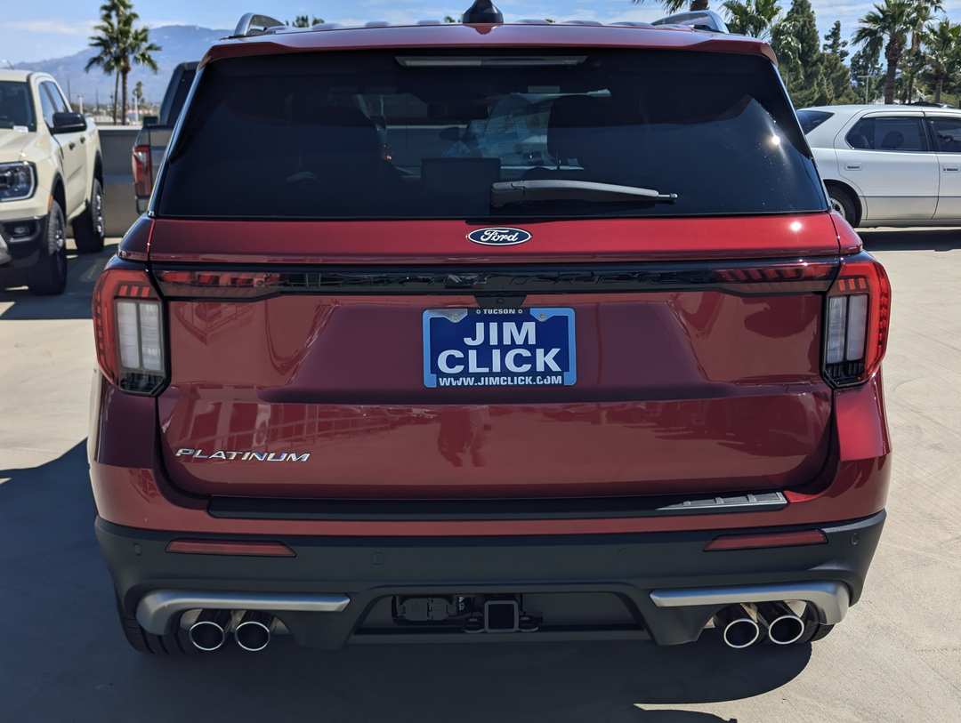 2027 Ford Explorer Platinum - Image 3