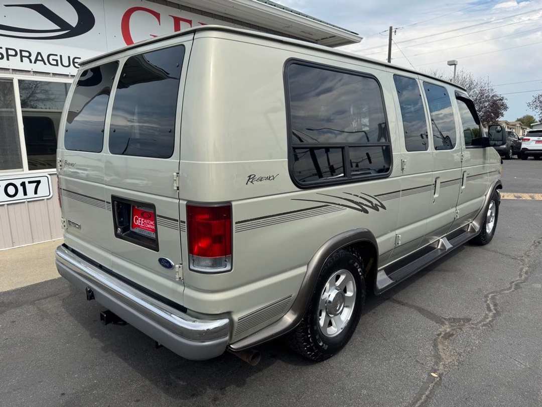 2006 Ford E-150 RV - Image 3