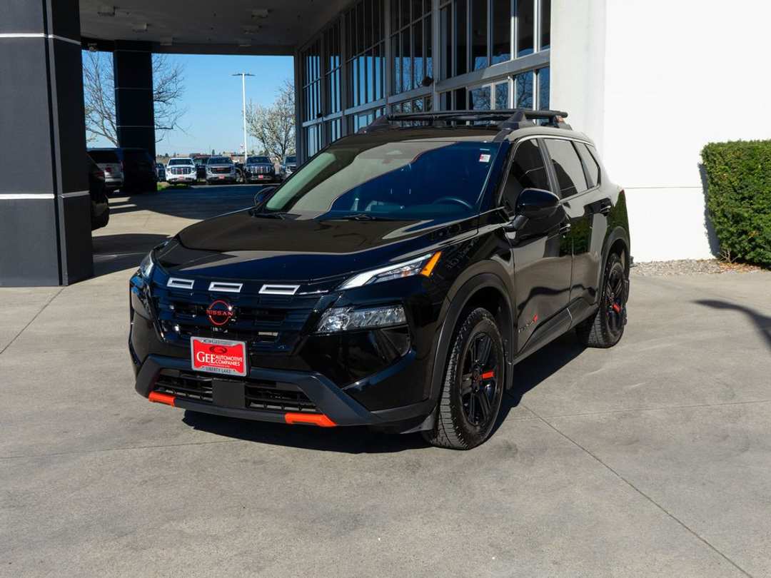 2025 Nissan Rogue Rock Creek - Image 3