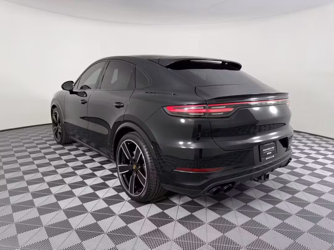 2023 Porsche Cayenne Turbo - Image 3