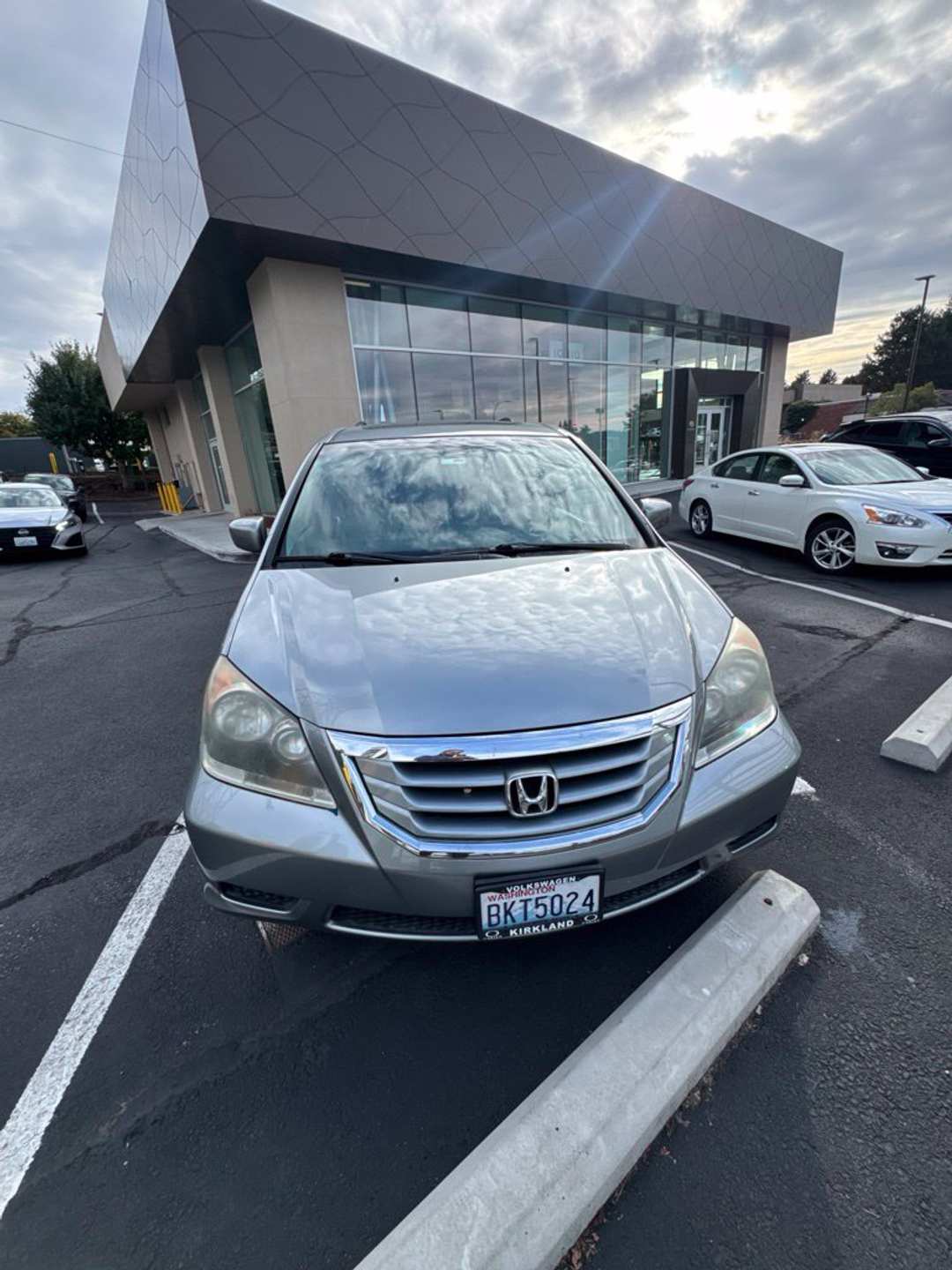 2010 Honda Odyssey EXL - Image 2