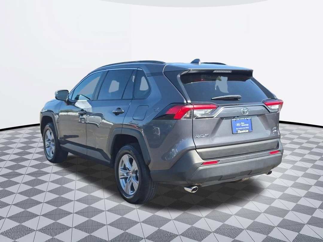 2024 Toyota Rav4 XLE - Image 3