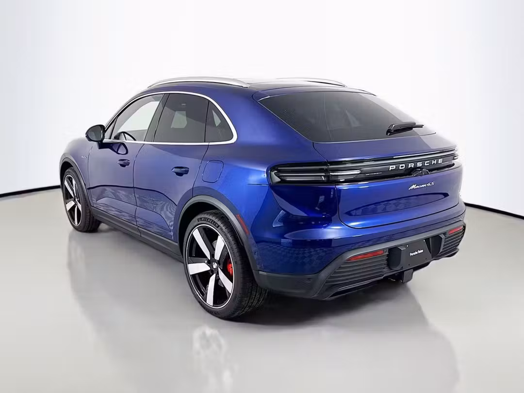 2025 Porsche Macan 4S - Image 3