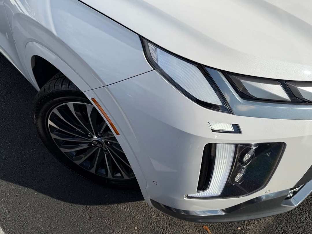 2024 Hyundai Palisade Calligraphy - Image 2