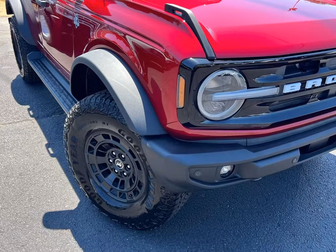 2026 Ford Bronco Outer Banks - Image 2