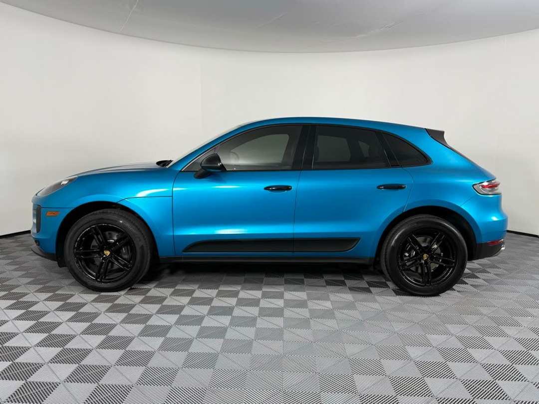 2019 Porsche Macan - Image 2