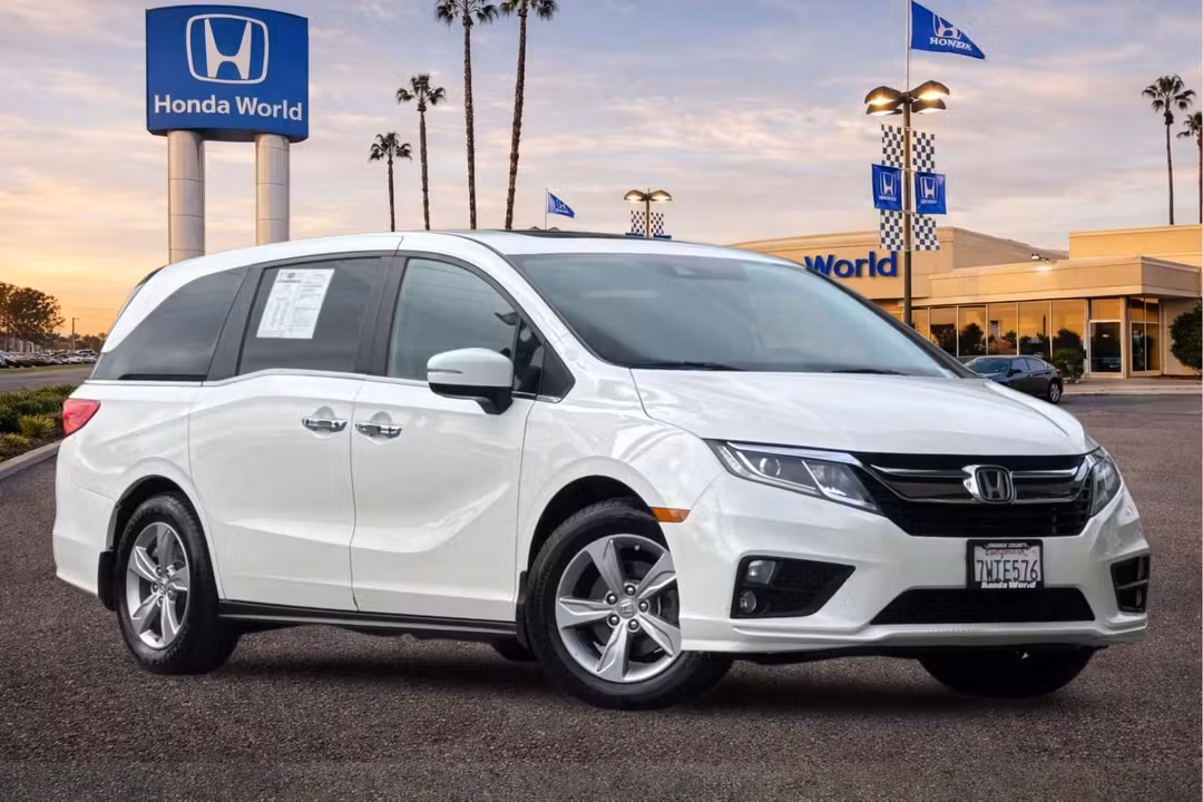2018 Honda Odyssey EXL - Image 2