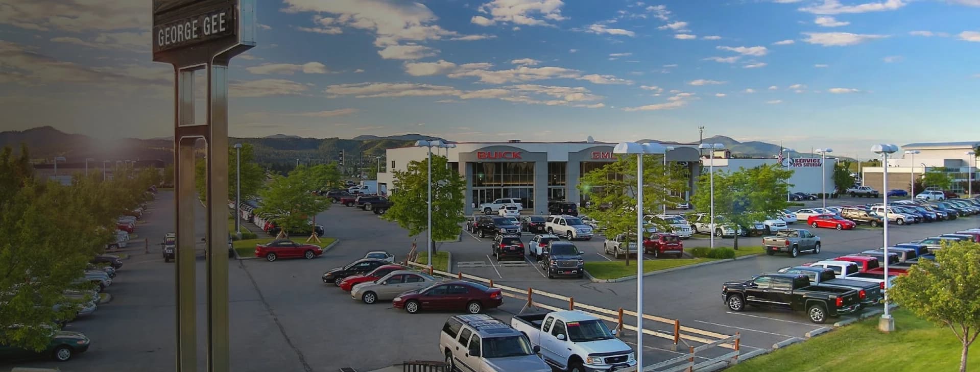 Gee Automotive hero background