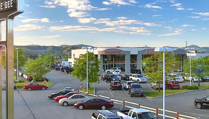 Gee Automotive hero background